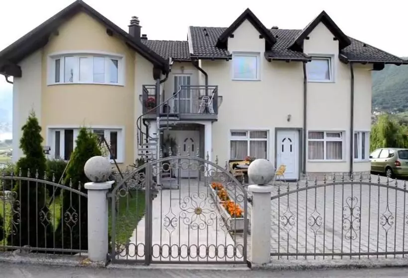 تختخواب و صبحانه Rooms & Apartment Jozić