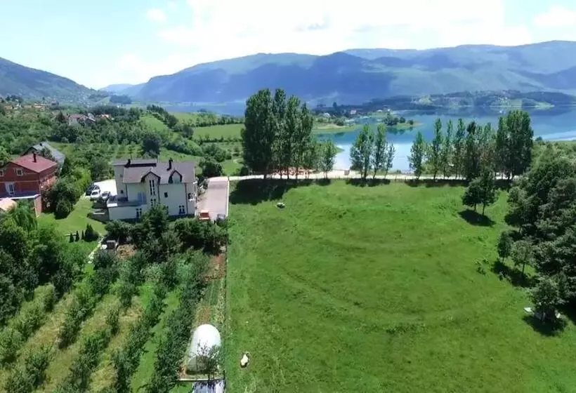 تختخواب و صبحانه Rooms & Apartment Jozić