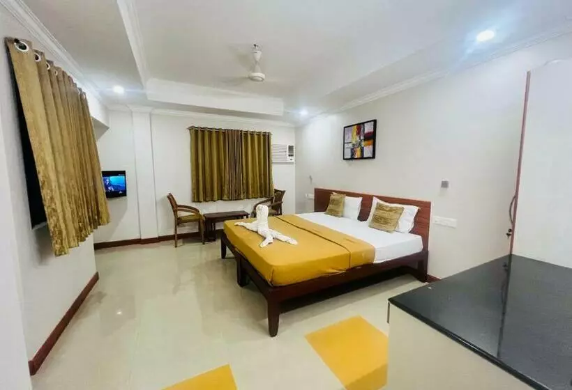 ホテル Kalluvalappil Holiday Inn