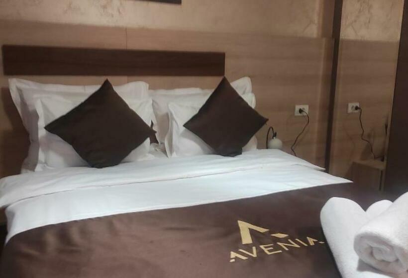پانسیون Restaurant & Apartments & Rooms Avenia