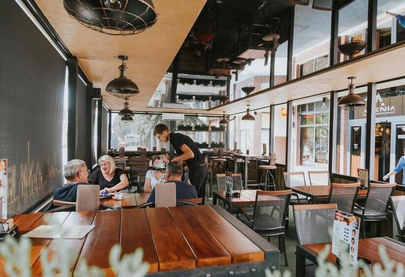 پانسیون Restaurant & Apartments & Rooms Avenia