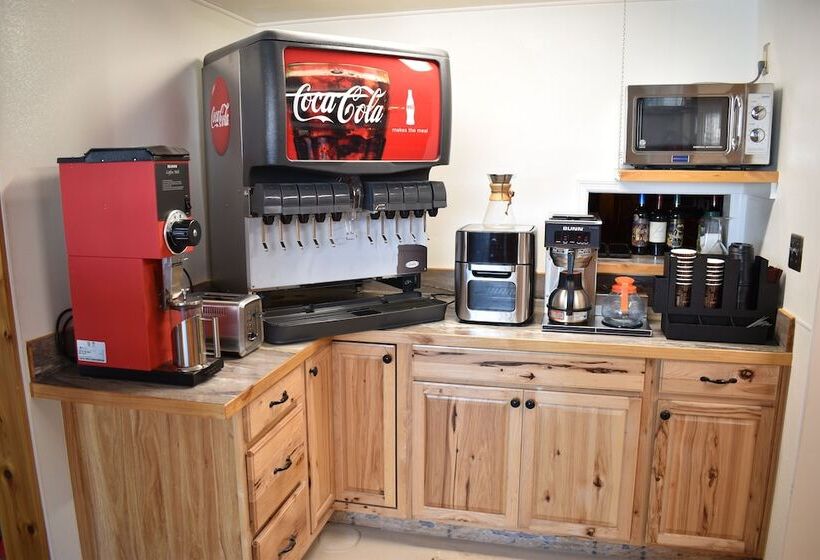 호텔 Silver Horseshoe Inn