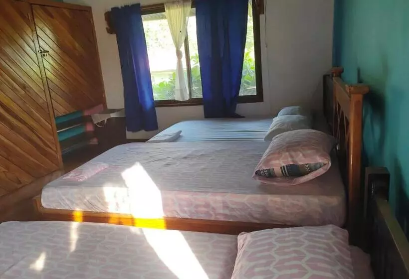 Hotelli Hostel Marisol Playa Samara