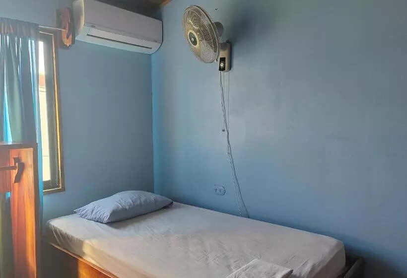 Hotelli Hostel Marisol Playa Samara