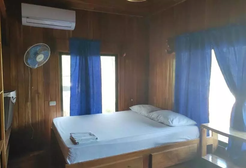 Hotelli Hostel Marisol Playa Samara