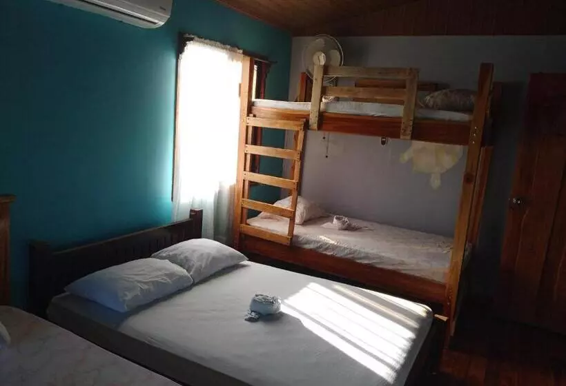 Hotelli Hostel Marisol Playa Samara