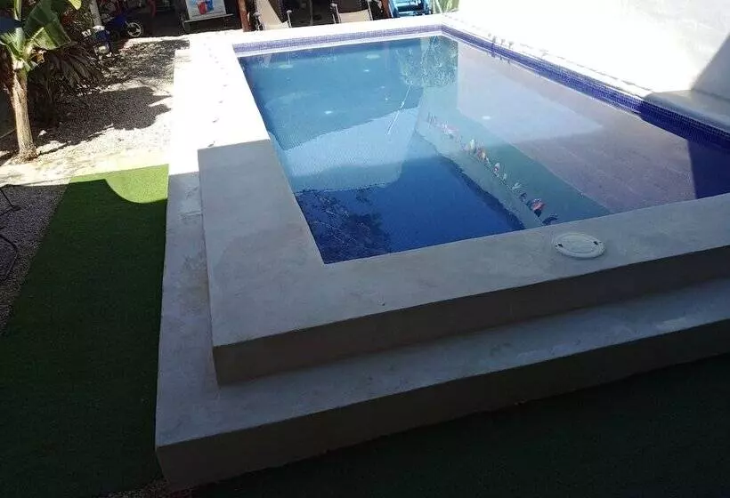 Hotelli Hostel Marisol Playa Samara