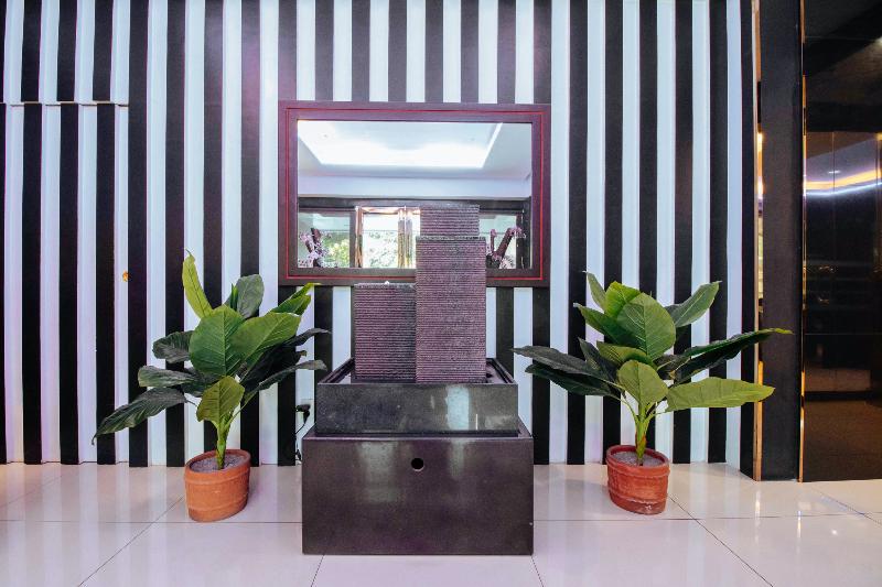 Hotel Reddoorz Premium Near Trinoma Mall