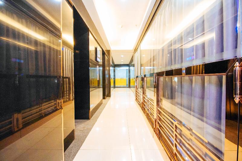 Hotel Reddoorz Premium Near Trinoma Mall