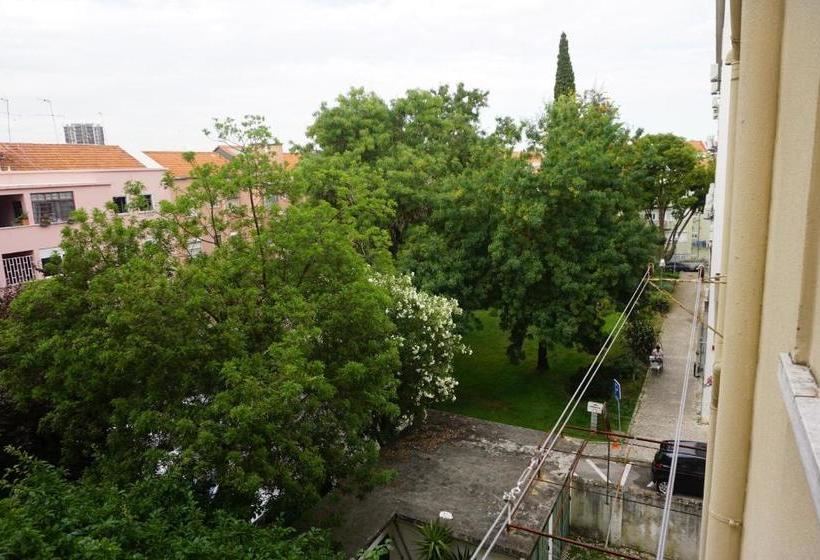 Pensionat Good Time Airport In Lisbon