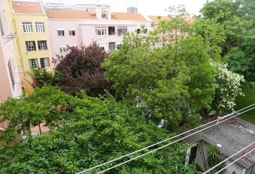 Pensionat Good Time Airport In Lisbon