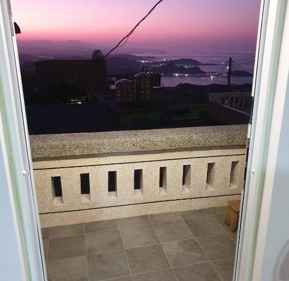 پانسیون Jiufen Let S Go Bed And Breakfast