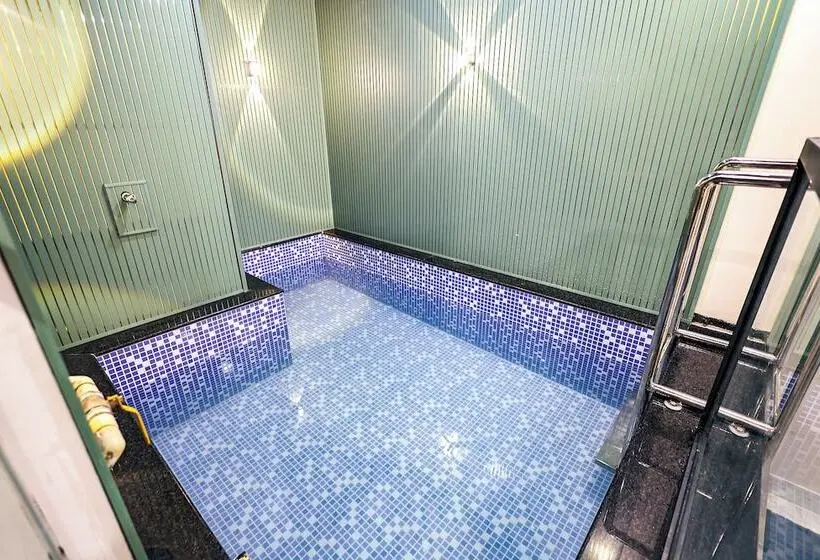 Fabhotel Prime Shyam Emprial