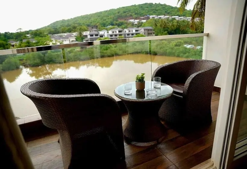 Hotelli Solara Inn