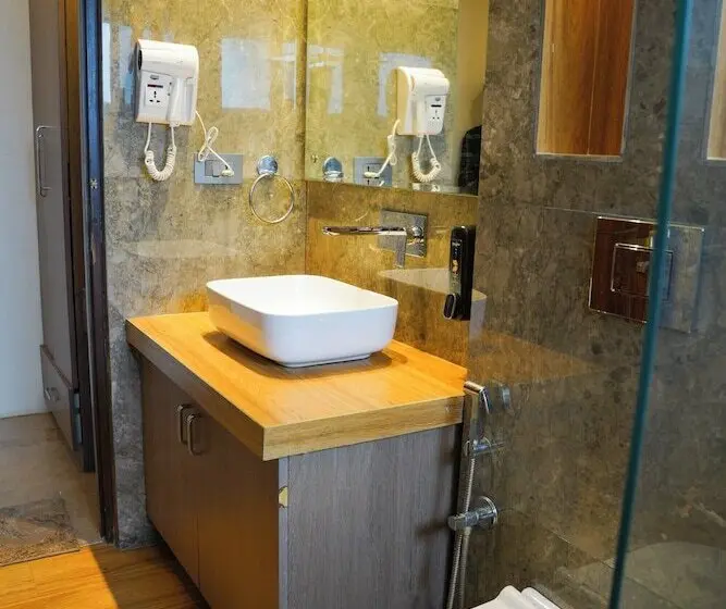 Hotelli Solara Inn