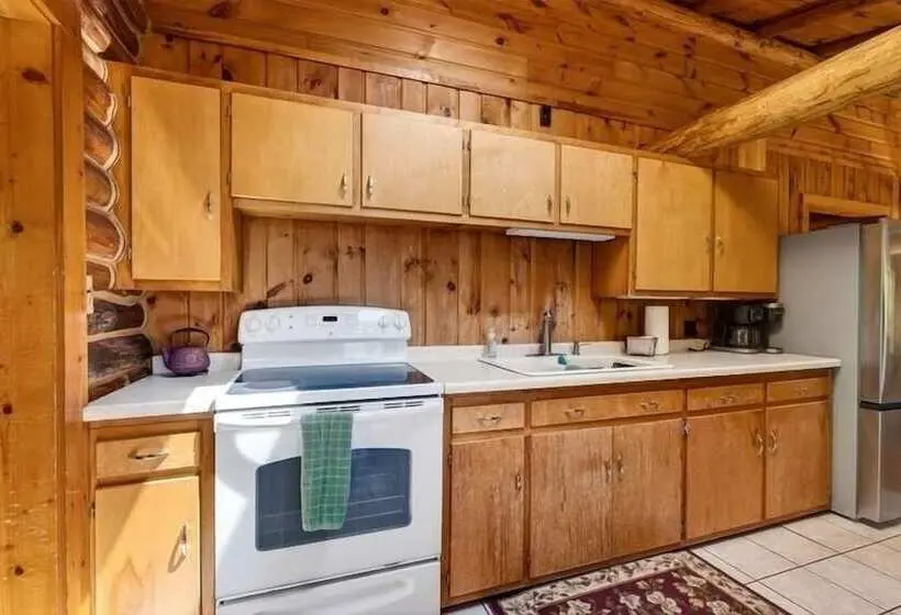 Lang Lodge 3 Bedroom Cabin