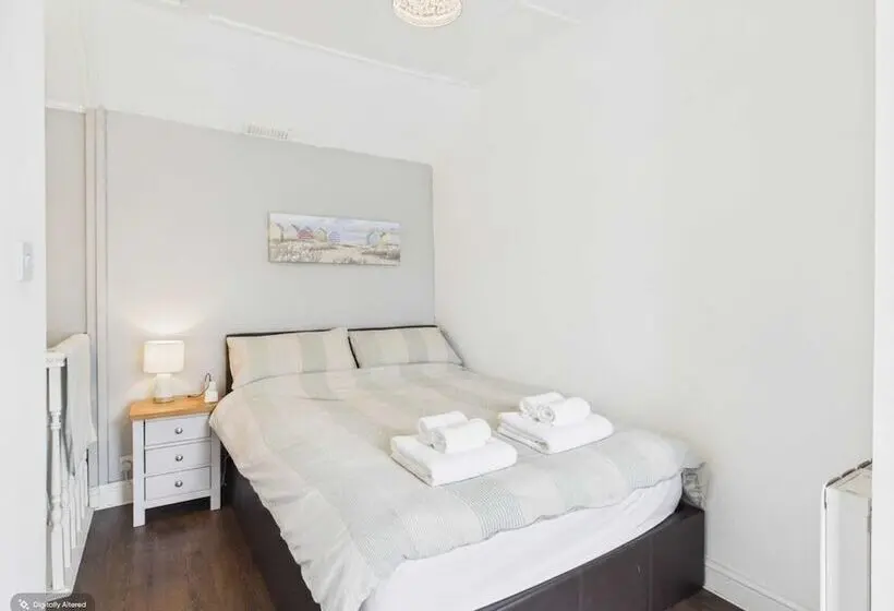The Mews   1 Bed Holiday Home   Langland