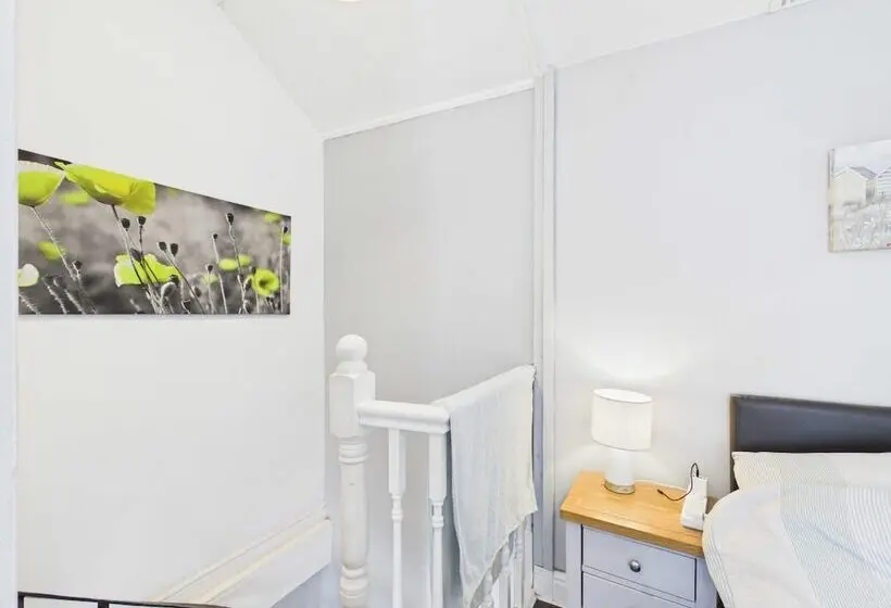 The Mews   1 Bed Holiday Home   Langland