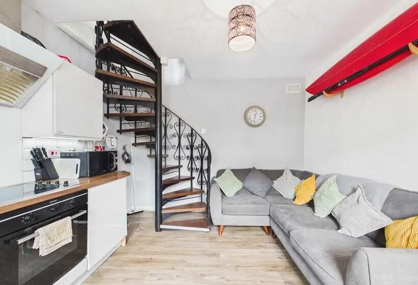 The Mews   1 Bed Holiday Home   Langland