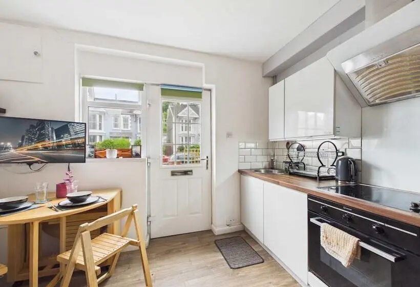 The Mews   1 Bed Holiday Home   Langland