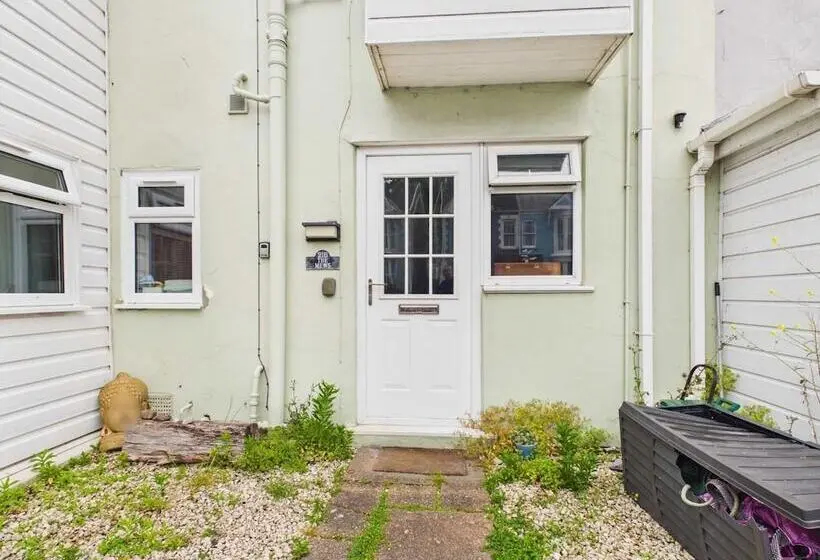 The Mews   1 Bed Holiday Home   Langland