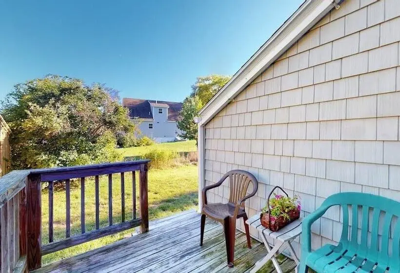 Comfortable Home Near The Beach Dog Friendly Full Kitchen & Washer/dryer