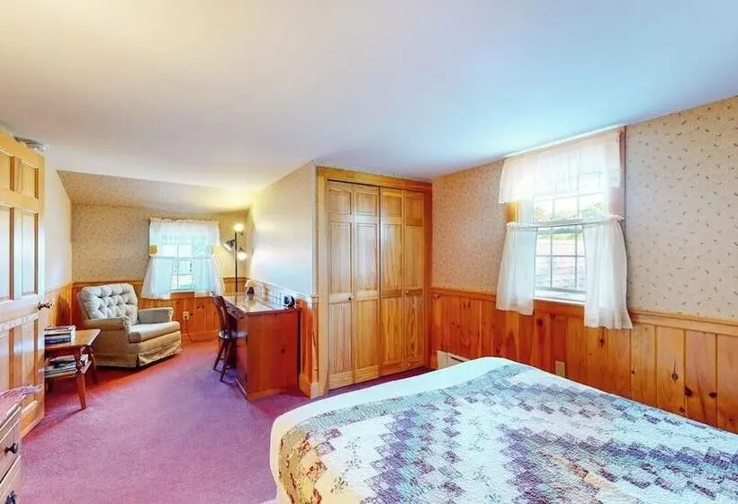 Comfortable Home Near The Beach Dog Friendly Full Kitchen & Washer/dryer