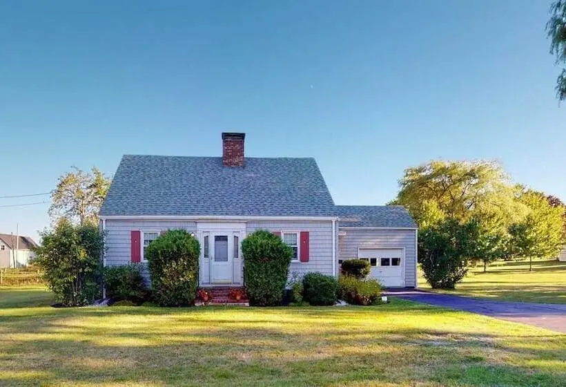 Comfortable Home Near The Beach Dog Friendly Full Kitchen & Washer/dryer