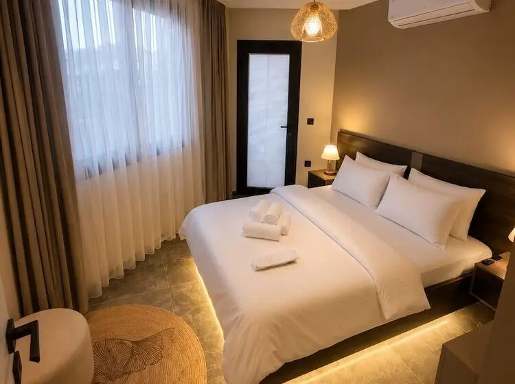 Mirşah Suit