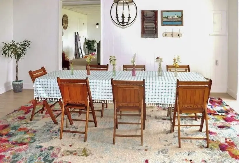 Ocean View Cottage Near Beach With Deck, Grill, & Full Kitchen