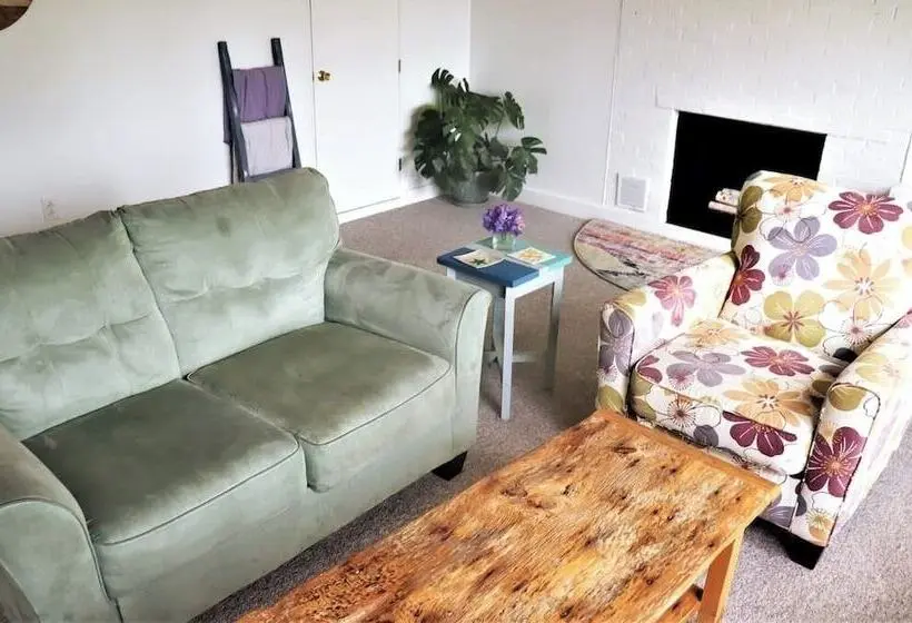 Ocean View Cottage Near Beach With Deck, Grill, & Full Kitchen