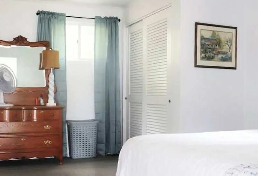 Ocean View Cottage Near Beach With Deck, Grill, & Full Kitchen