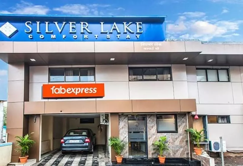 ホテル Fabexpress Silver Lake   Nr Bkc