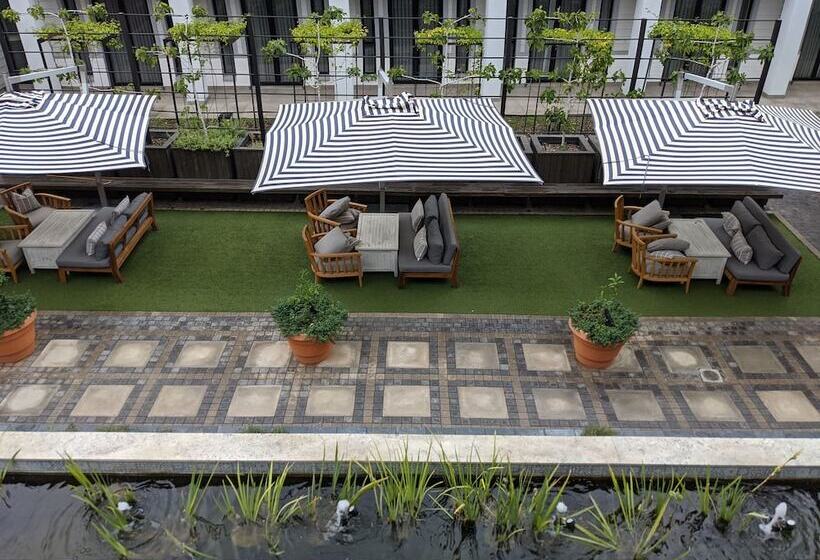 هتل The Weinberg Windhoek