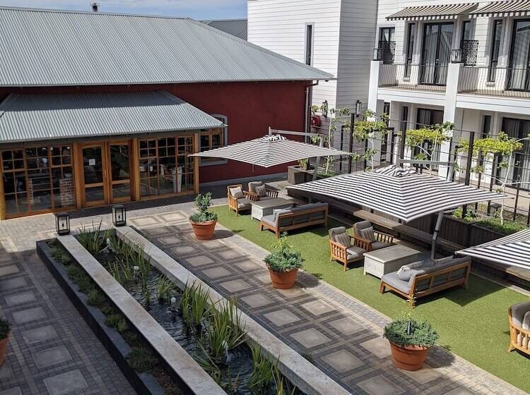 هتل The Weinberg Windhoek