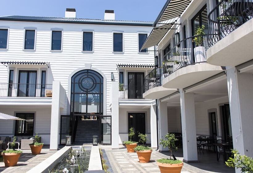 هتل The Weinberg Windhoek