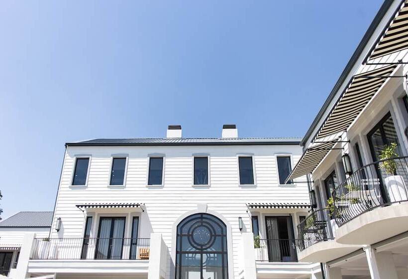 هتل The Weinberg Windhoek