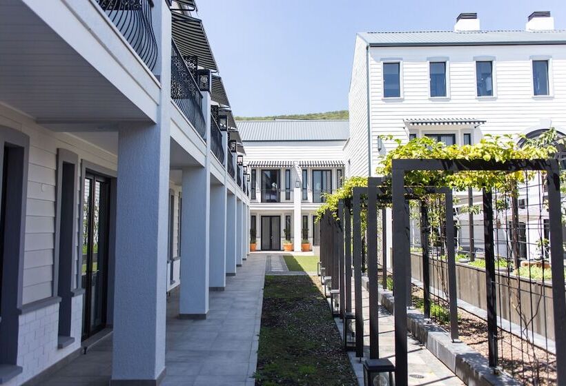 هتل The Weinberg Windhoek