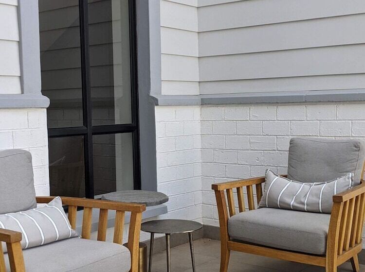 هتل The Weinberg Windhoek