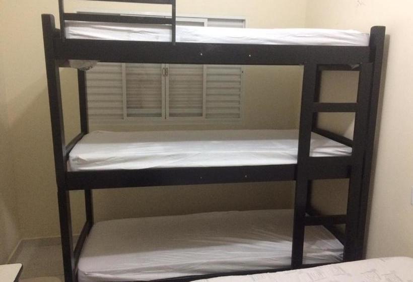 Pensjonat Casa Familiar Em Campinas Com 2 Quartos, 1 Banheiro, 1 Vaga Para Carro