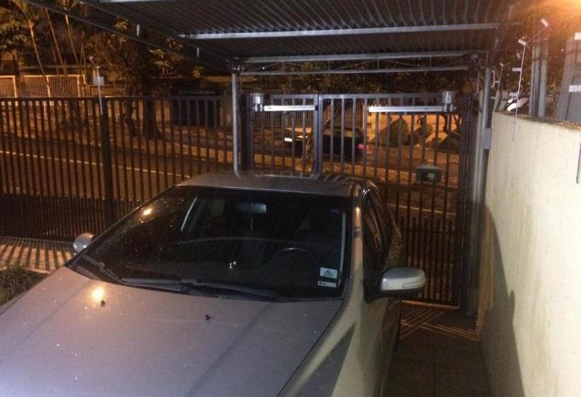 Pensjonat Casa Familiar Em Campinas Com 2 Quartos, 1 Banheiro, 1 Vaga Para Carro