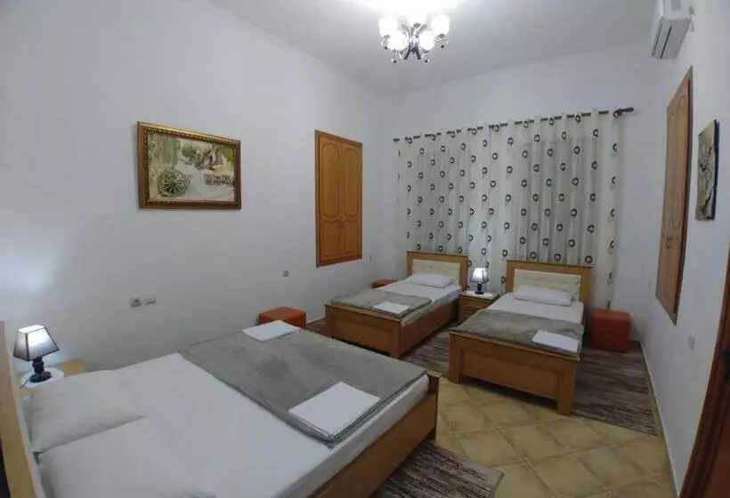 پانسیون Guest House Urat