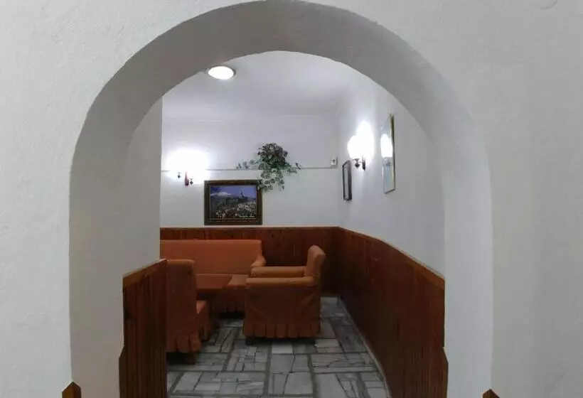 پانسیون Guest House Urat