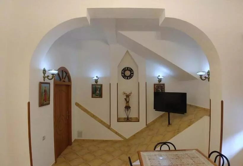 پانسیون Guest House Urat