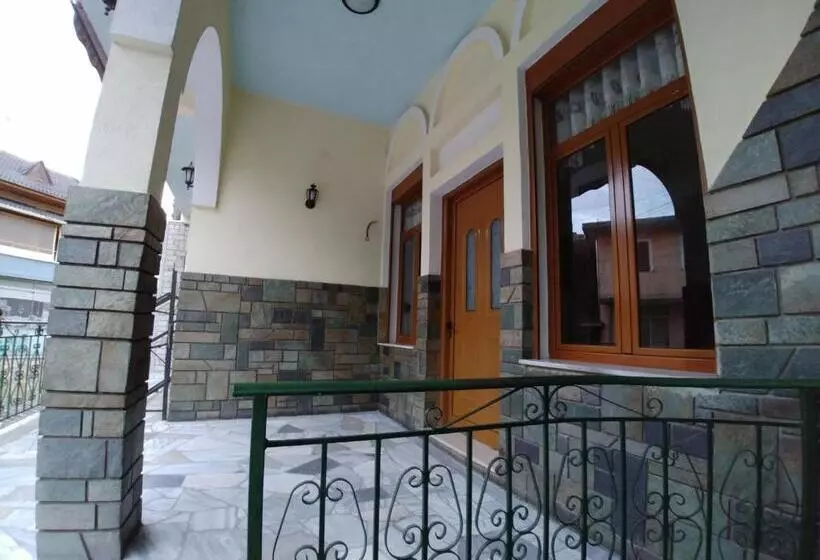 پانسیون Guest House Urat