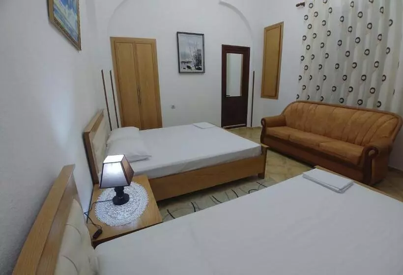پانسیون Guest House Urat