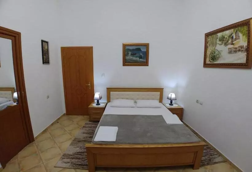 پانسیون Guest House Urat