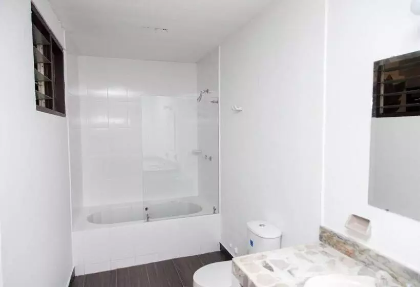 Majatalo Les Balcons Hostel