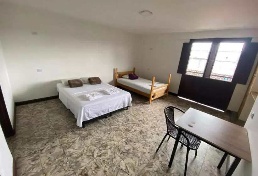 Majatalo Les Balcons Hostel