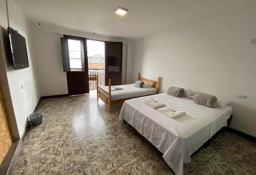 Majatalo Les Balcons Hostel